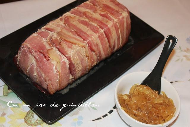 Terrina de carne con pistachos y mermelada de cebolla