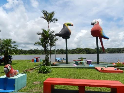 El pueblo de Tortuguero y sus habitantes