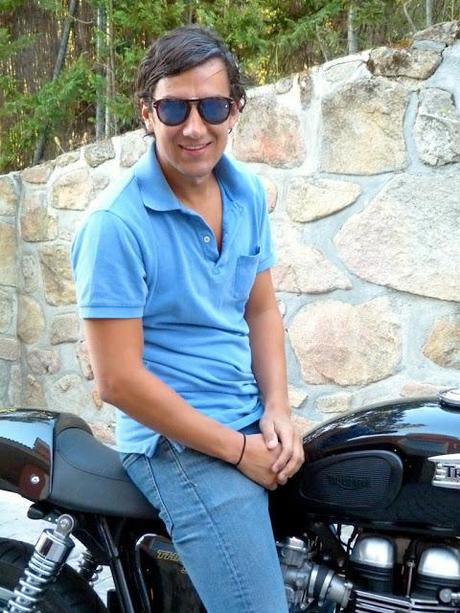 It Boy: monochromatic blue style on the bike It Boy: monochromatic blue style on the bike