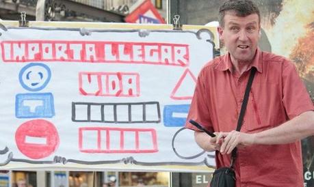 Madrid: policía impide predicar en la calle con un tablero por ser 'publicidad'