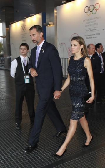 Letizia repite en Argentina un vestido que estrenó en los Premios Príncipe en Oviedo