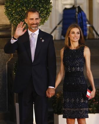 Letizia repite en Argentina un vestido que estrenó en los Premios Príncipe en Oviedo Letizia repite en Argentina un vestido que estrenó en los Premios Príncipe en Oviedo
