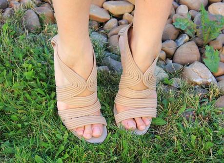 max azria sandals max azria sandals