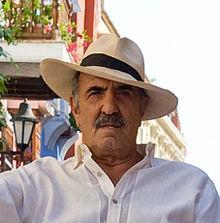 Salvatore Basile hizo el papel de  Jacko Losojos. Se trata de un actor italiano nacionalizado en Colombia, que ha participado en muchas películas y series de televisión. Entre otras, 