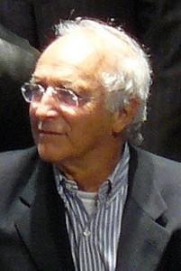 Ruggero Deodato, director, actor y guinista italiano, teniendo en su haber más de 30 películas y series de televisión.