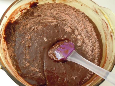 Brownie de chocolate, almendras y nueces