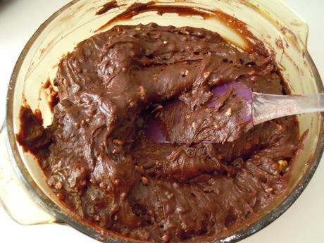 Brownie de chocolate, almendras y nueces