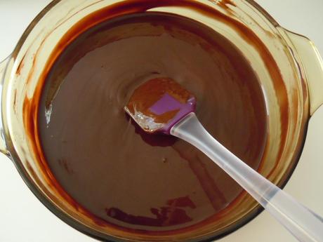 Brownie de chocolate, almendras y nueces