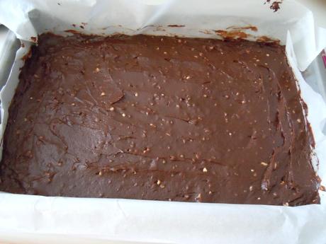 Brownie de chocolate, almendras y nueces