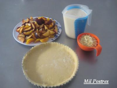 Tarta de ciruelas con almendras