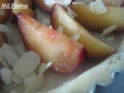 Tarta de ciruelas con almendras