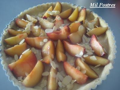 Tarta de ciruelas con almendras
