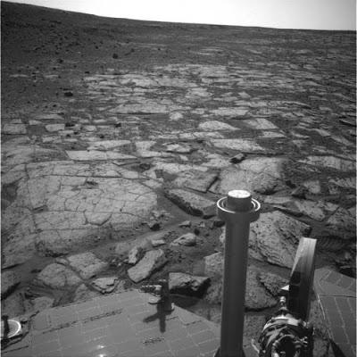 El robot Opportunity examina en Marte rocas que se formaron en un ambiente húmedo