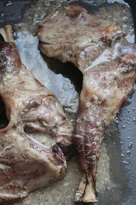 Paletilla de cordero con majado y guarnición. ¡Paso a paso!