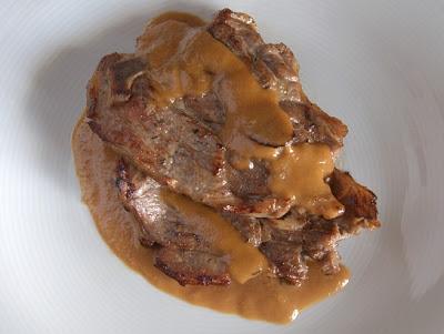 Pierna de cordero al vino blanco