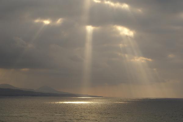 10.9.20137:15''Por muy larga que sea la tormenta, el sol ...