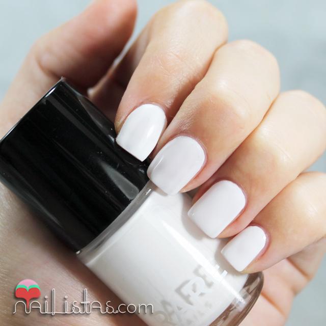 Esmalte blanco muy cubriente pigmentado de Rare Nails