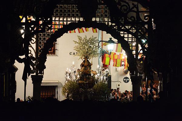 Fotografías de la procesión de la Divina Pastora de Cantillana (III)