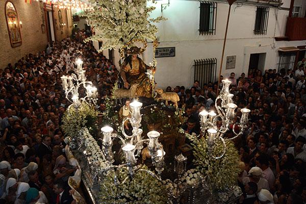 Fotografías de la procesión de la Divina Pastora de Cantillana (III)