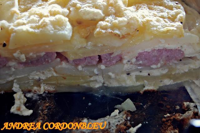 PASTEL DE PATATA Y SALCHICHAS