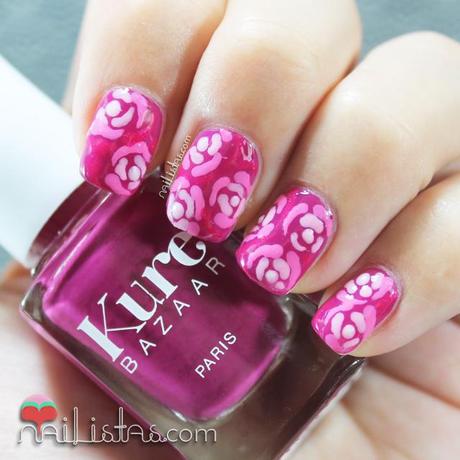 Uñas decoradas con flores elegantes para el Concurso de Nataliciosa.com