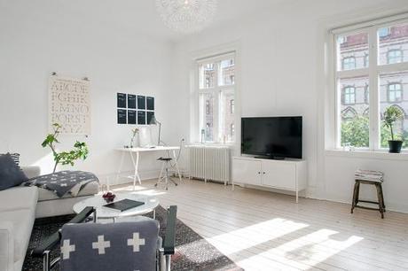 sillas eames decoración muebles metal cristal metacrilato fibra de carbono muebles de diseño mantas con cruces de Piawallén estilo nórdico escandinavo decoración ligera recargada decoración en blanco blog decoración nordica escandinava 