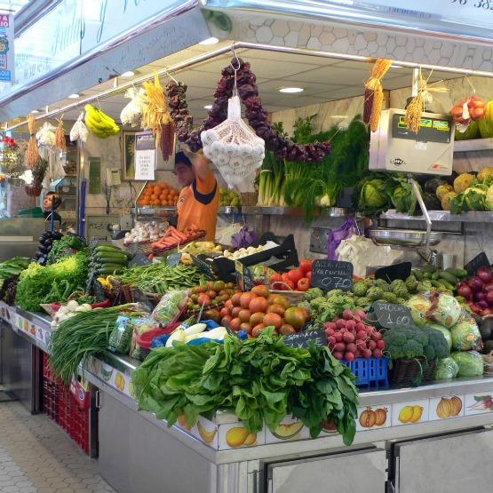 a-picnic-from-the-mercado-central-in-valencia