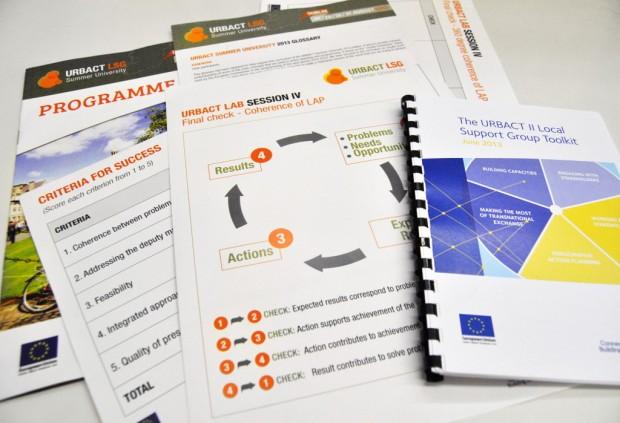 Algunos de los materiales repartidos durante el evento - Foto: URBACT