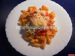 PASTA CON ATÚN Y TOMATE