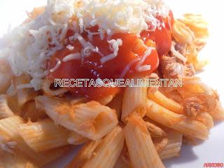 PASTA CON ATÚN Y TOMATE