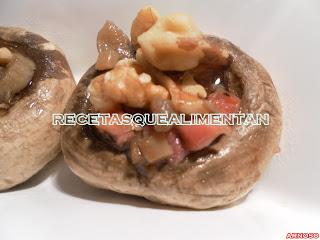 CHAMPIÑONES CON QUESO Y NUECES