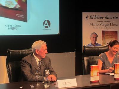 Vargas Llosa presenta en Madrid su nueva novela 'El héroe discreto'