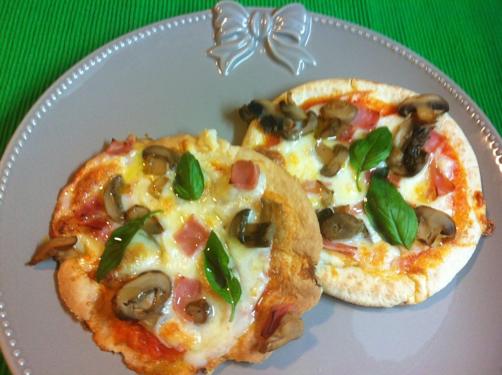 Pizza-Pita De Jamón Y Champiñones