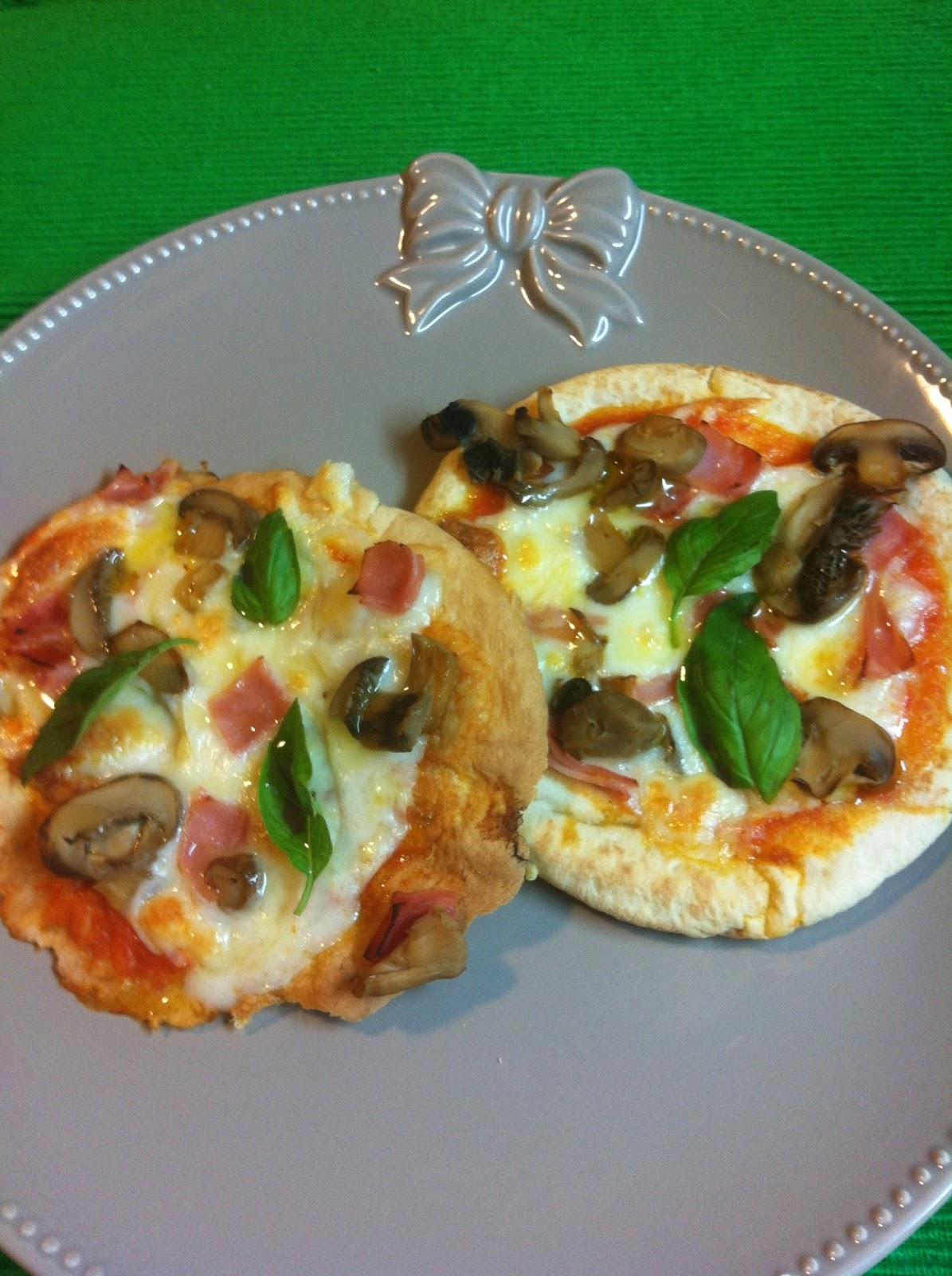 Pizza-Pita De Jamón Y Champiñones