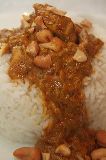 Pechugas de pollo en salsa hindú con arroz jazmín
