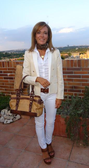 LA BRUJULA EN LA CALLE