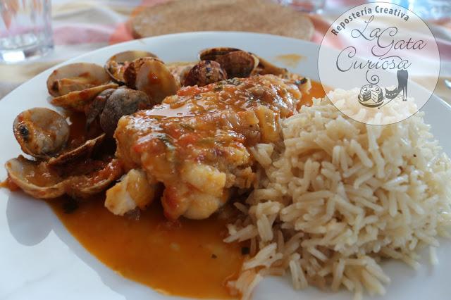 COLITAS DE RAPE CON ALMEJAS EN SALSA MARINERA