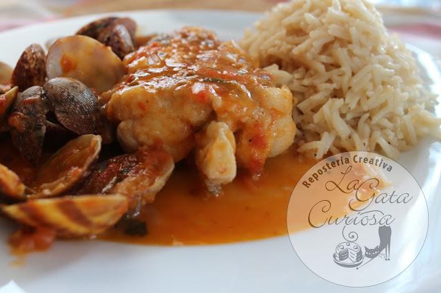 COLITAS DE RAPE CON ALMEJAS EN SALSA MARINERA