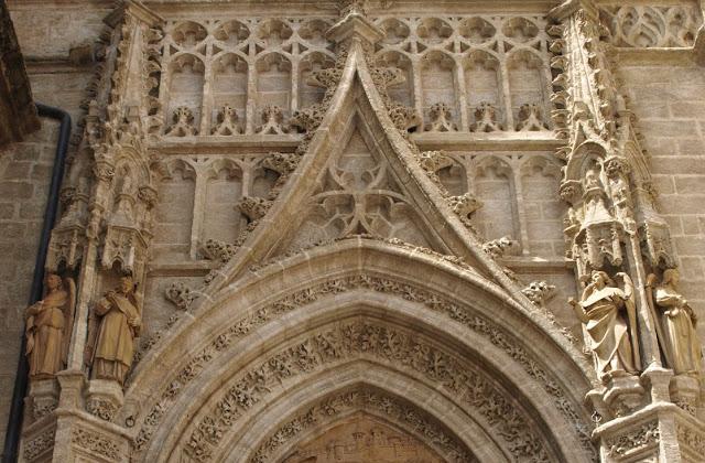 La Puerta de los Palos (4): las pilastras.