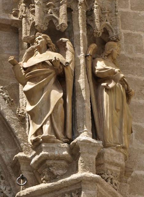 La Puerta de los Palos (4): las pilastras.