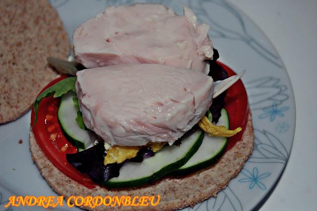 BOCADILLO DE PECHUGA DE POLLO EN CONSERVA