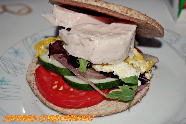 BOCADILLO DE PECHUGA DE POLLO EN CONSERVA