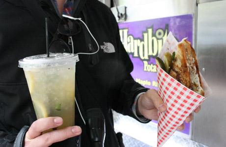 Mom's Grilled Cheese Truck, Vancouver, Canadá