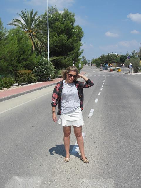 LOOK248-13.9.20138:30ESTILO BOMBER.¡¡Hola amigas!!¿Cómo v...