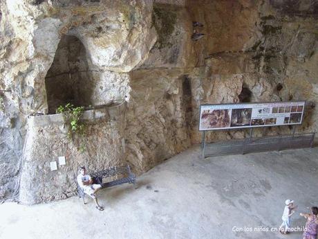 La Cueva de Las Calaveras de Benidoleig (Alicante)