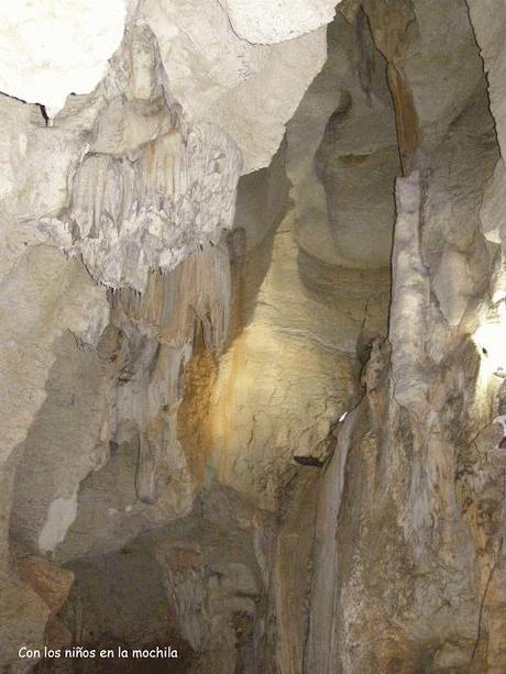 La Cueva de Las Calaveras de Benidoleig (Alicante)