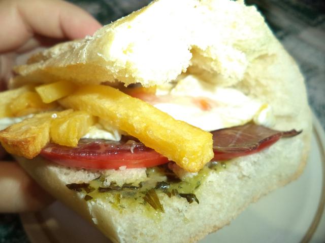 Bocata de Cecina, Huevo Frito y Patatas