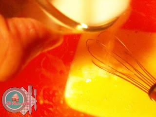 Tarta de moras y crema pastelera.