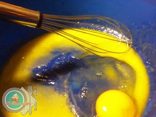 Tarta de moras y crema pastelera.