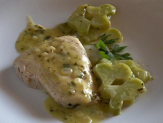 Solomillo de bonito en salsa verde con brócoli